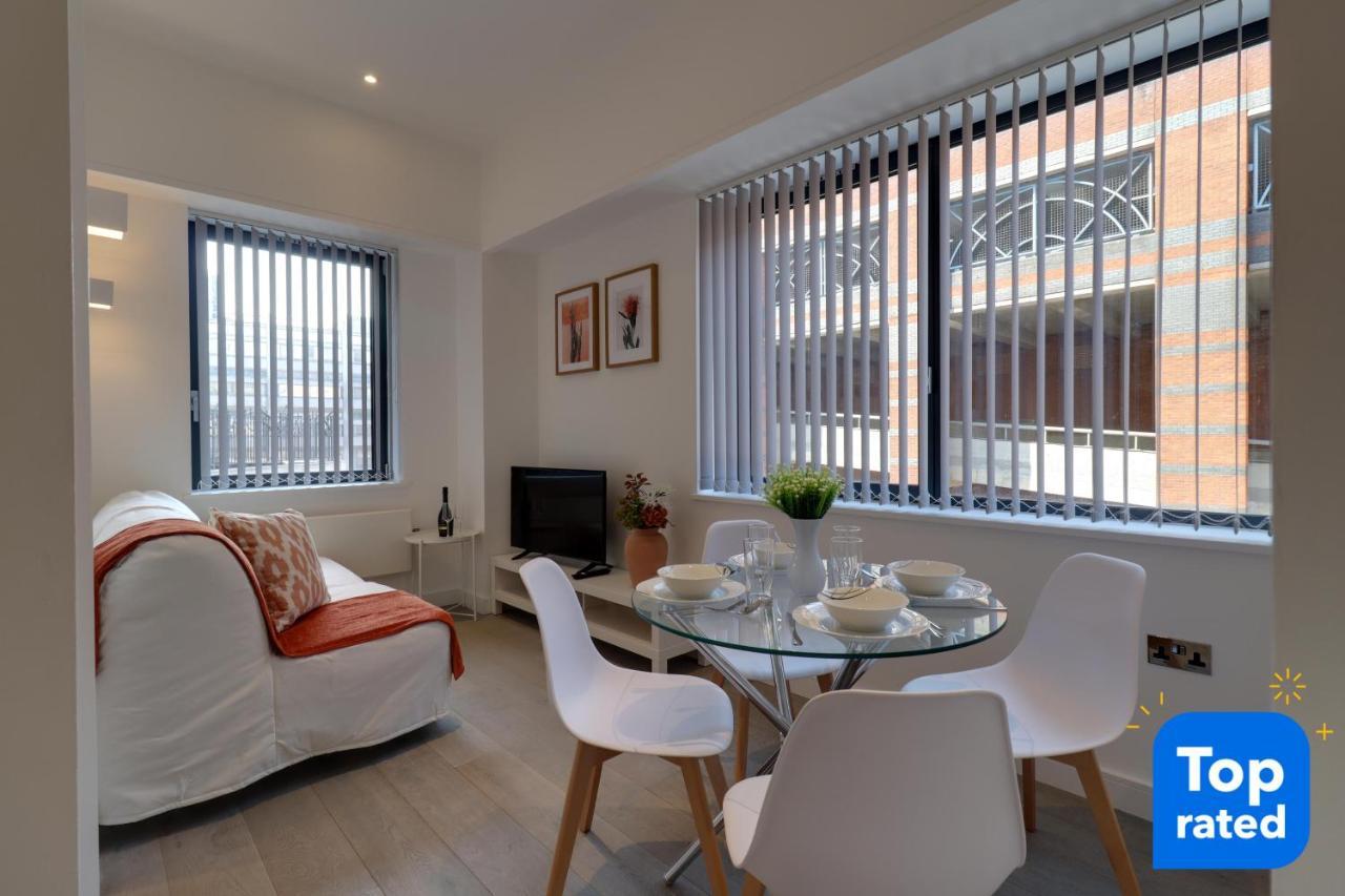 La Casa Suites Слау Екстериор снимка